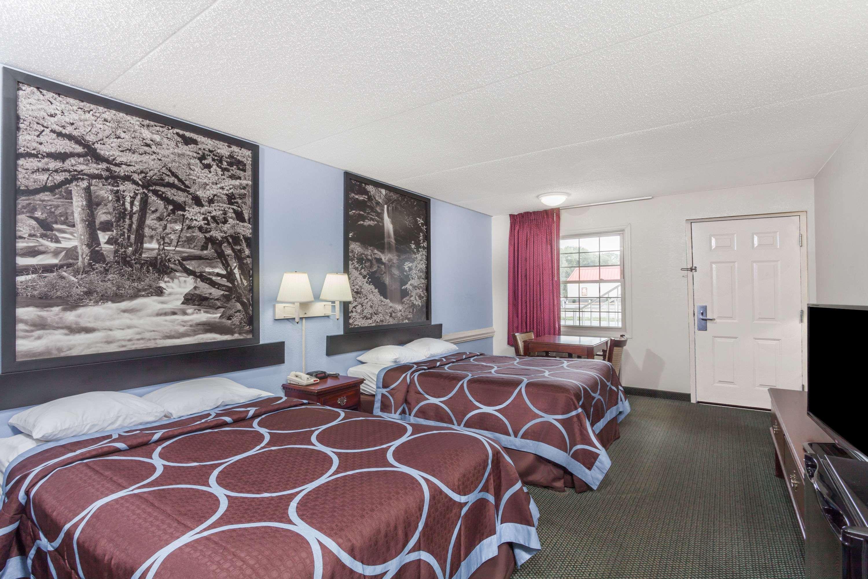 Hotel Super 8 By Wyndham Kingston Exteriér fotografie