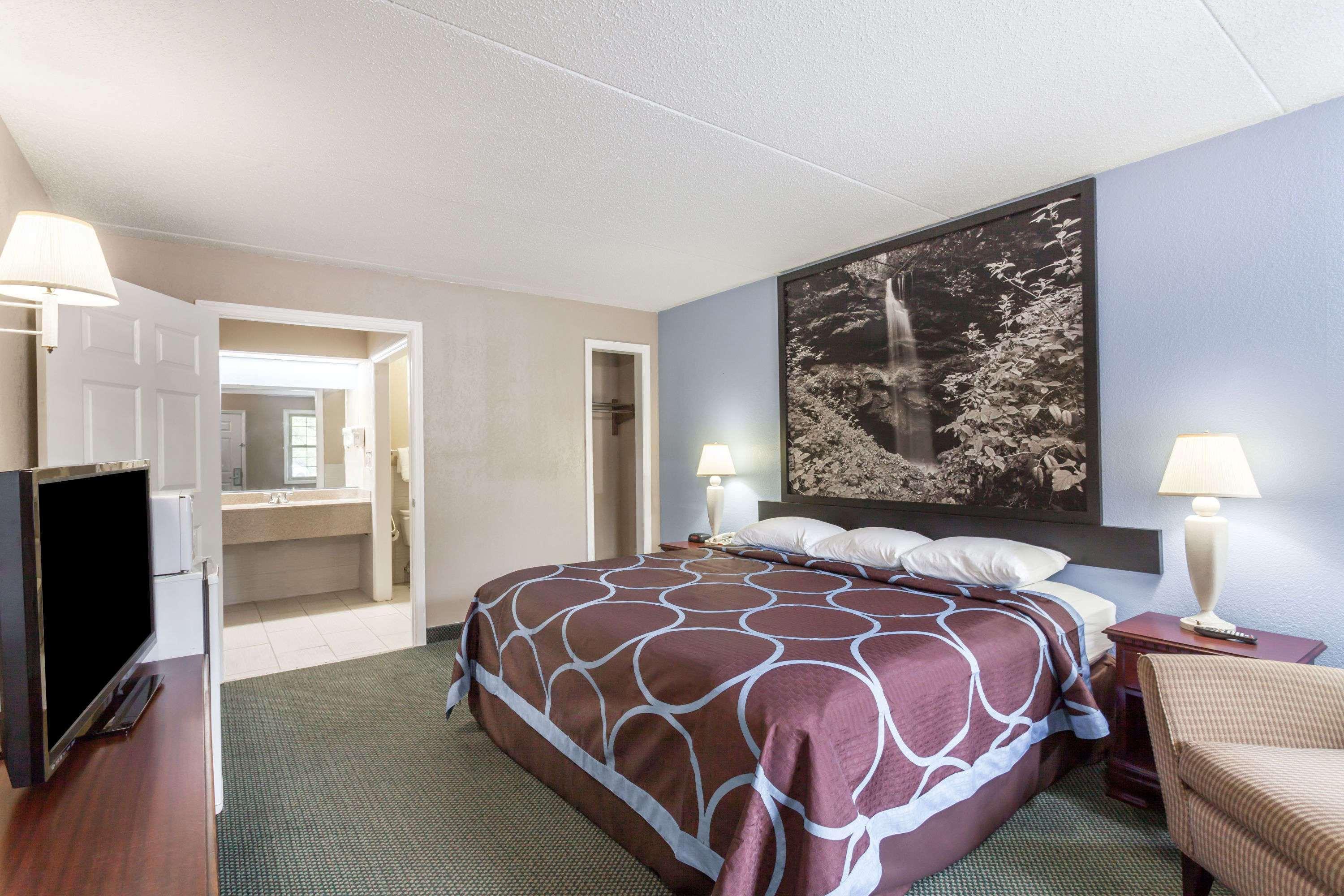 Hotel Super 8 By Wyndham Kingston Exteriér fotografie