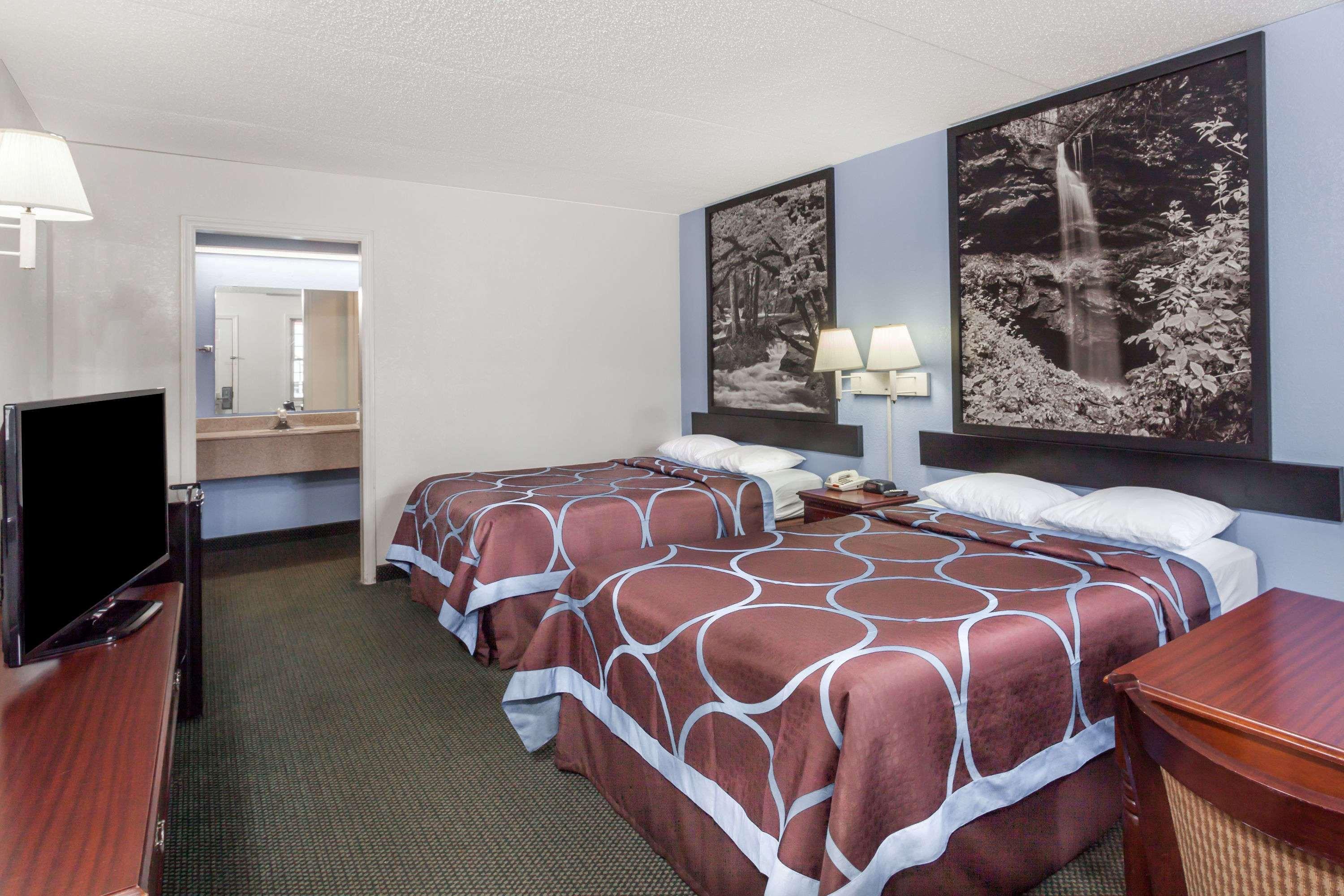 Hotel Super 8 By Wyndham Kingston Exteriér fotografie
